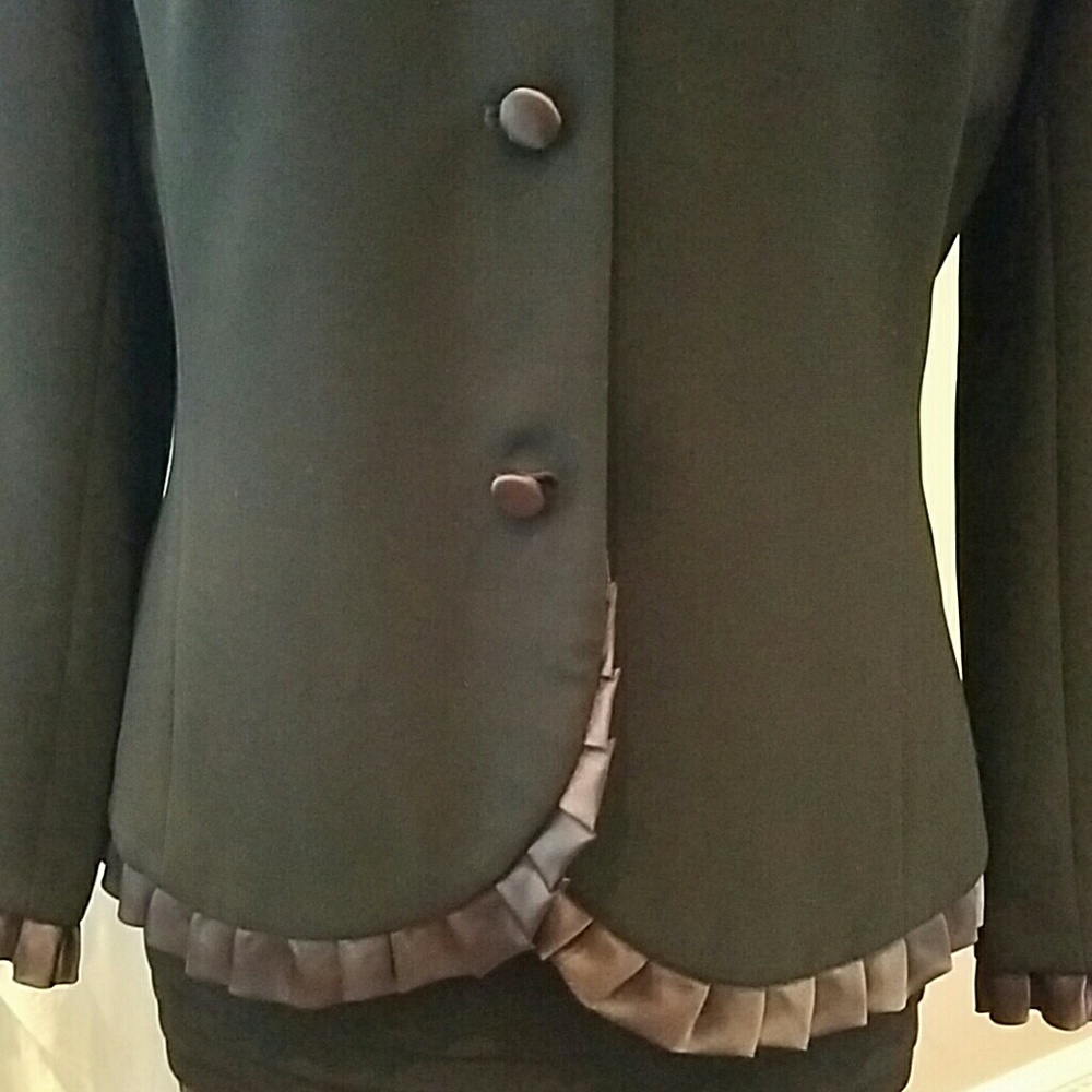 3 Button Formal Satin Ruffle Detail Blazer Size 8
